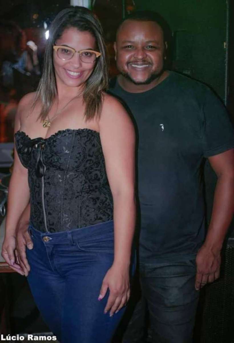 Kellen em foto com o marido. Ela foi assediada por norueguês no Terminal Procópio Ferreira, na Central do Brasil