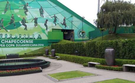 CPI aprova indenização às famílias e responsabiliza cinco empresas por queda de avião da Chape