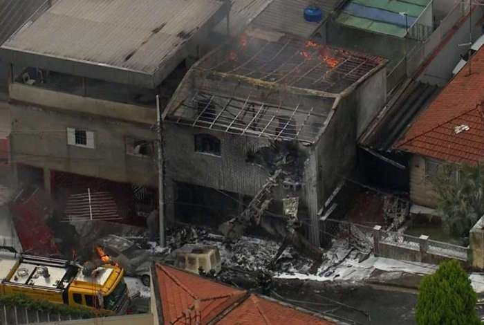 Aeronave caiu em São Paulo 