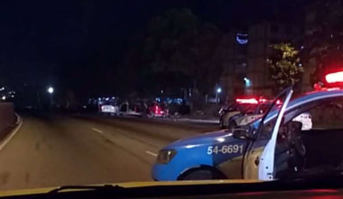 Bandidos bateram com o carro que dirigiam