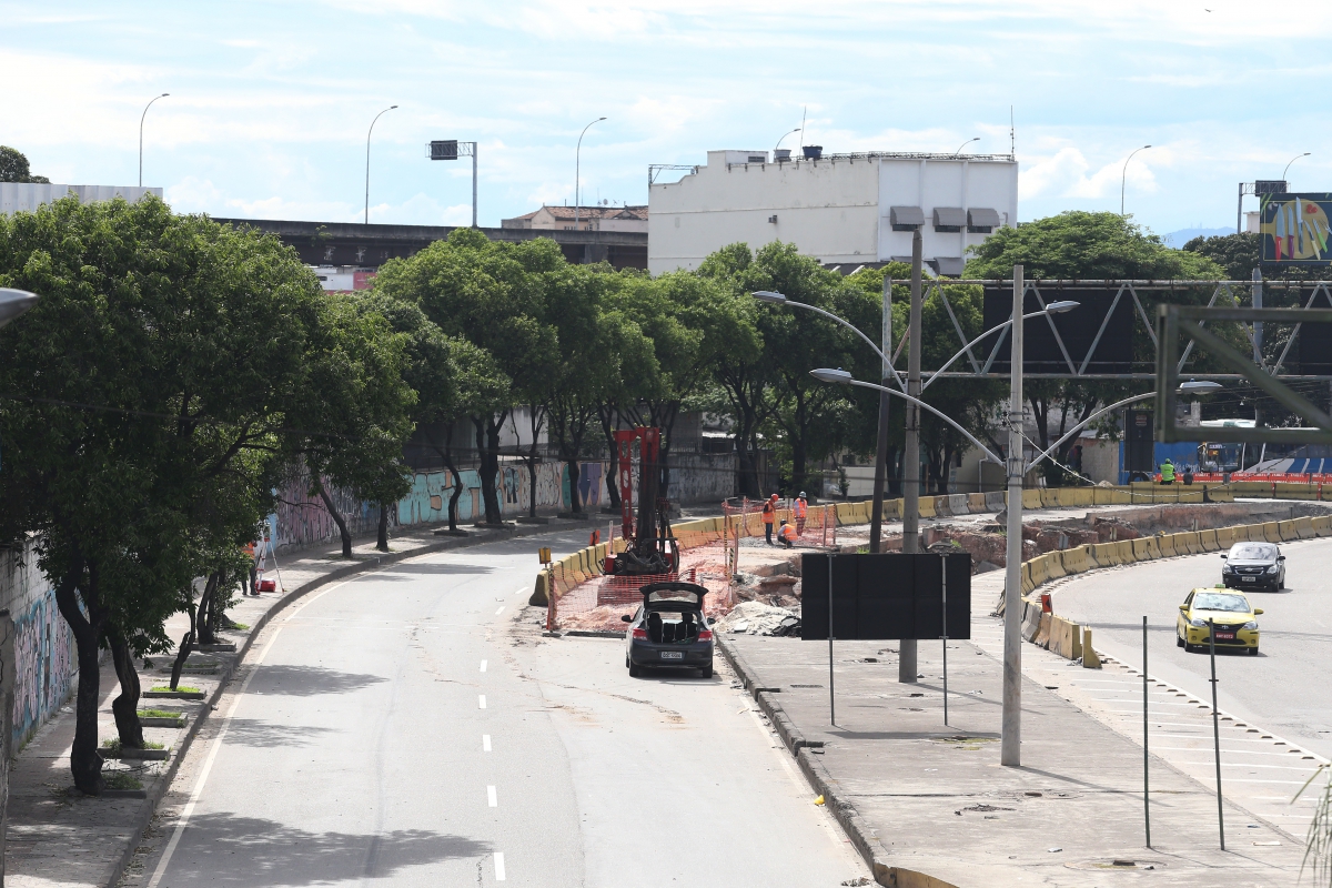 Come&ccedil;ou neste s&aacute;bado mais uma etapa da obra do Transbrasil na Avenida Brasil. Agora, na altura de S&atilde;o Crist&oacute;v&atilde;o - Daniel Castelo Branco