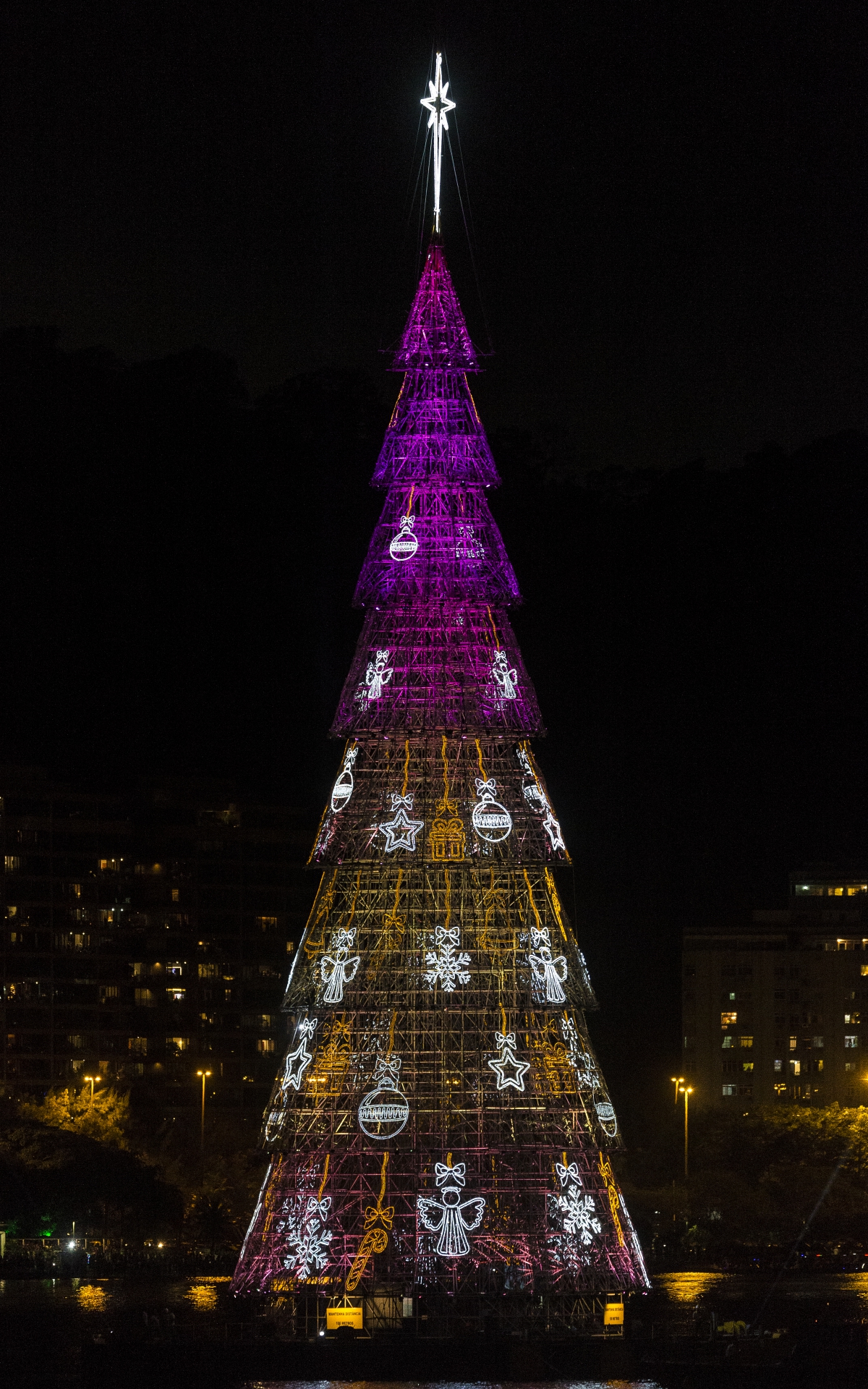 Inauguracao da Arvore de Natal na Lagoa Rodrigo de Freitas. Foto: Daniel Castelo Branco / Agencia O Dia