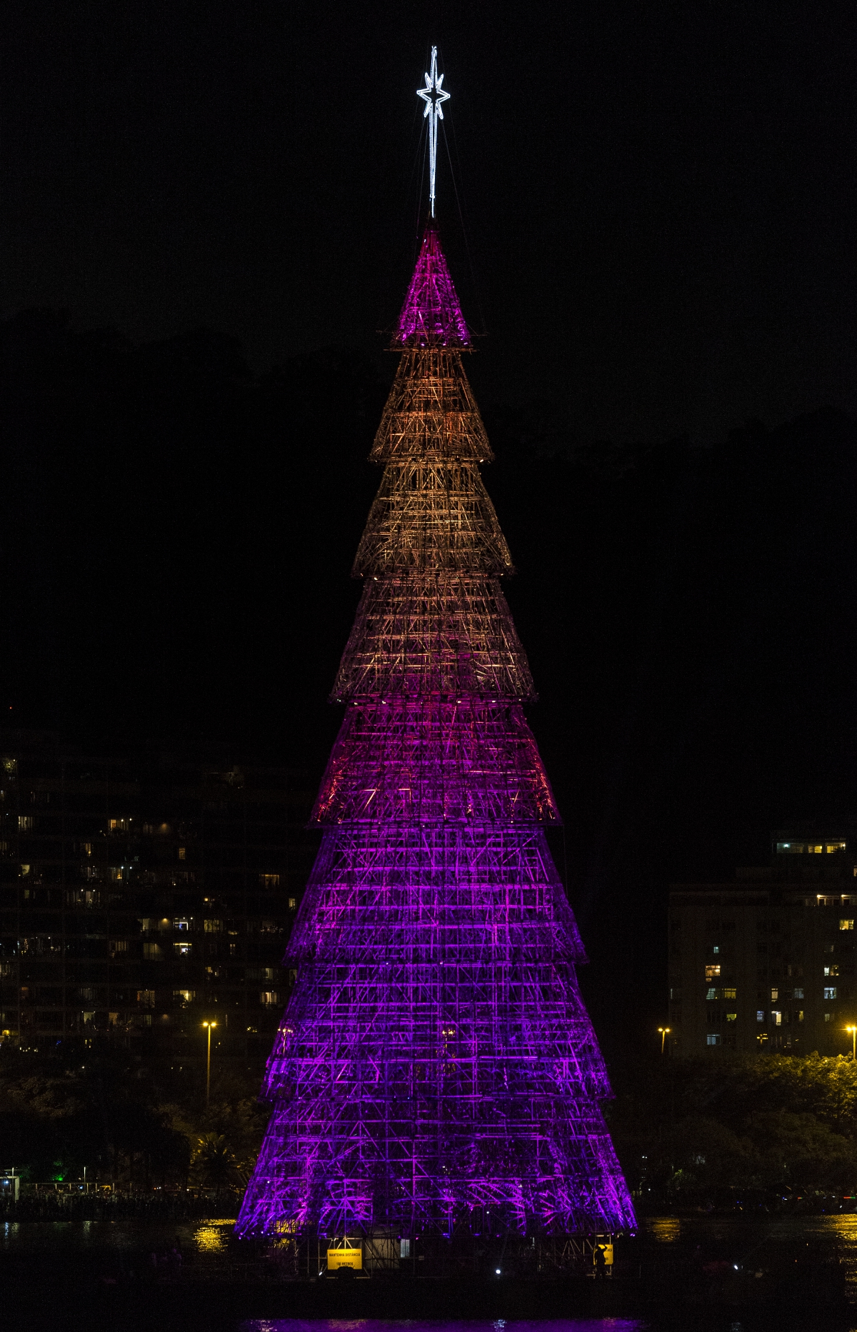 Inauguracao da Arvore de Natal na Lagoa Rodrigo de Freitas. Foto: Daniel Castelo Branco / Agencia O Dia