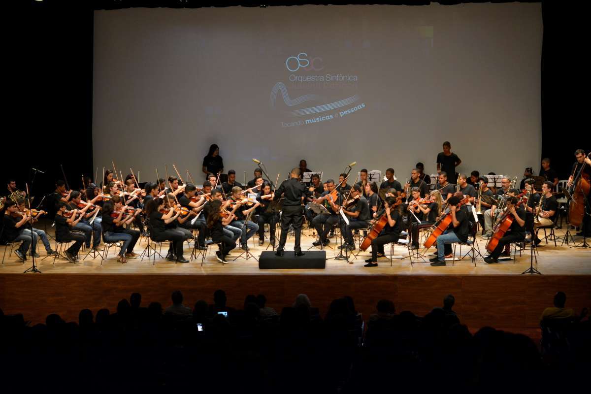 Apresentação de um ano da Orquestra