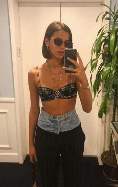 Modelito escolhido por Bruna Marquezine para passear em Los Angeles divide opini&otilde;es na internet