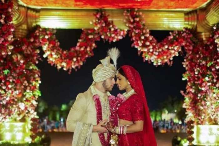 Nick Jonas e Priyanka Chopra durante a cerimônia de casamento indiana - Instagram