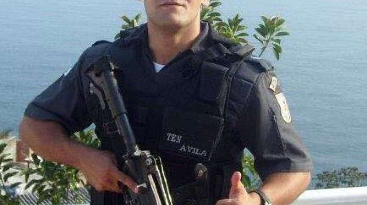 O tenente &Aacute;vila foi assassinado em junho de 2016