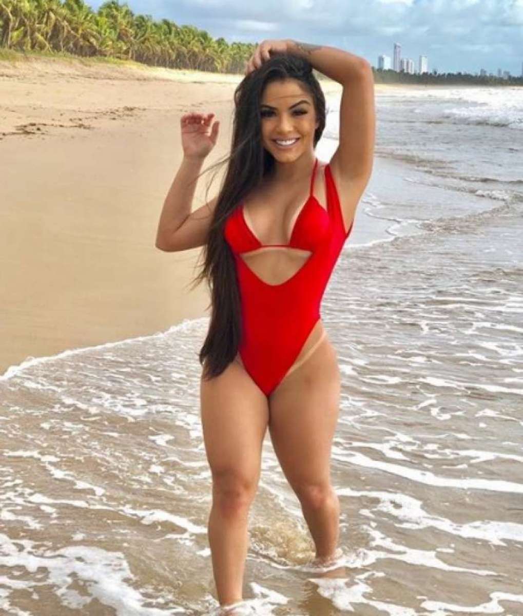 Kellyta Tharsys quer chamar a atenção de CR7