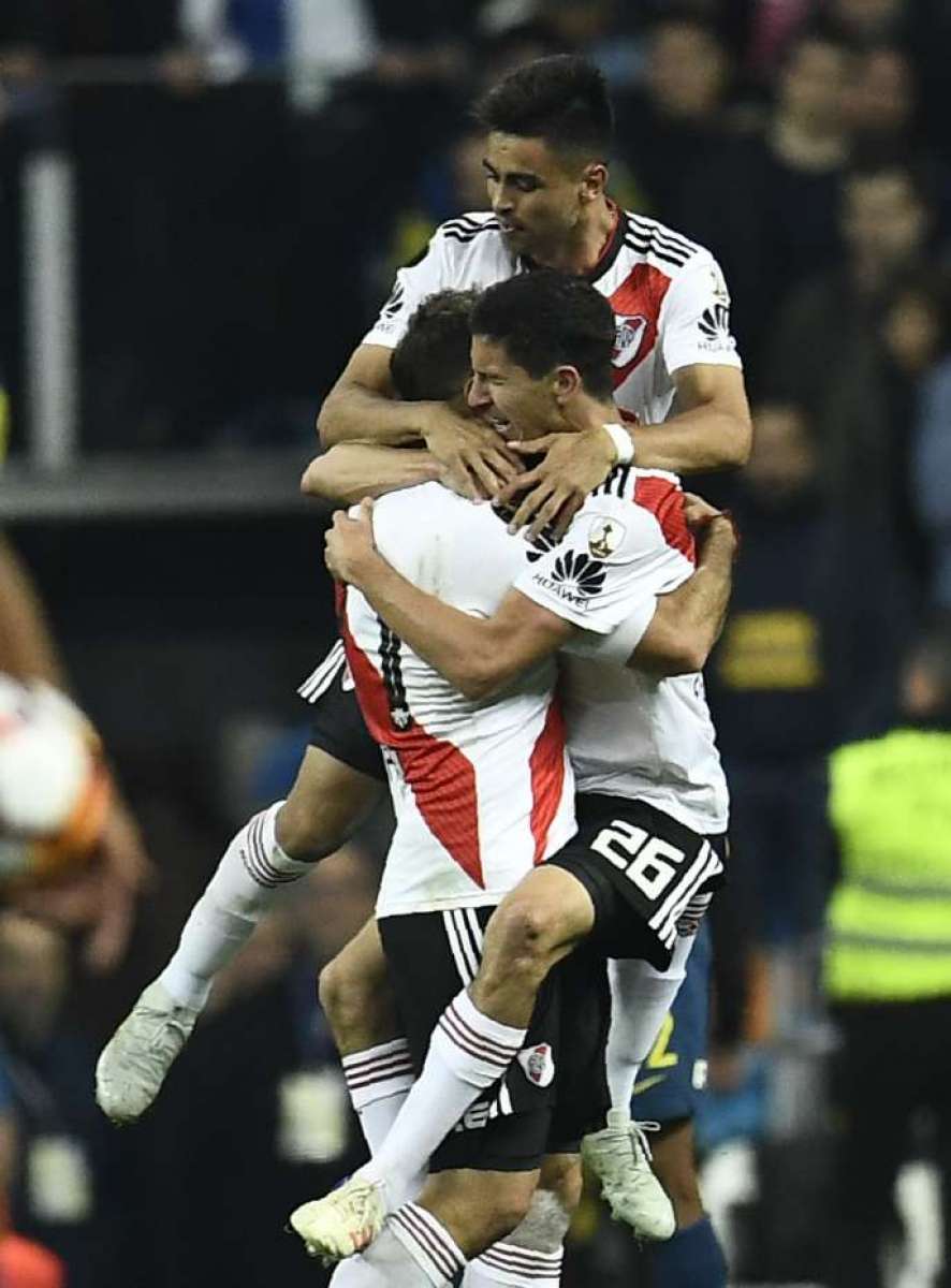 River Plate comemora seu gol no Santiago Bernabéu