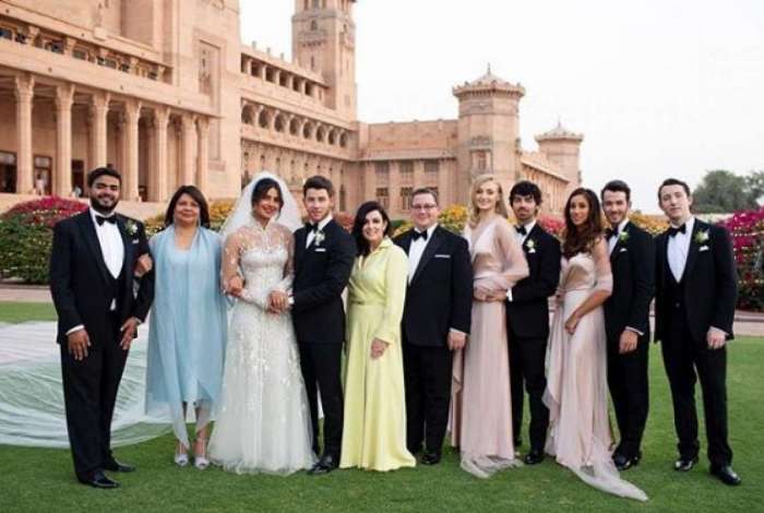 Foto tirada após a cerimônia cristã de casamento de casamento entre Nick Jonas e Prianka Chopra - Reprodução do Instagram