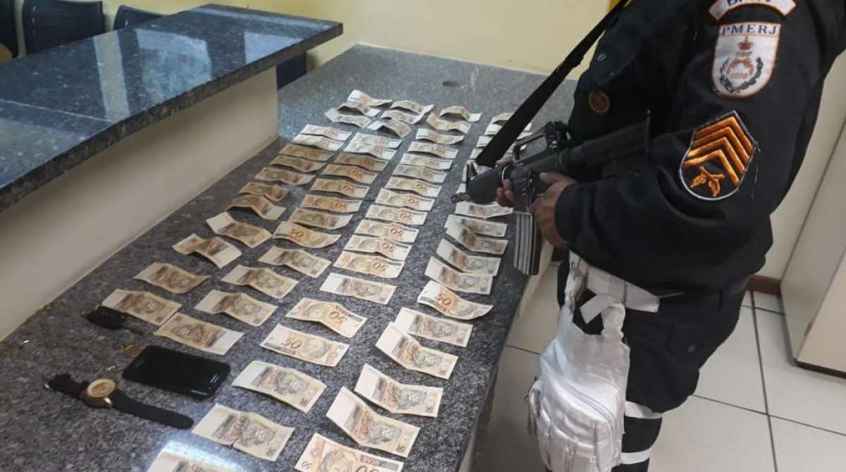 Mais de R$ 3.500 foram encontrados no filtro de ar - Divulgação