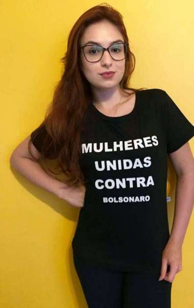 A jornalista teria tido um relacionamento com Eduardo Bolsonaro