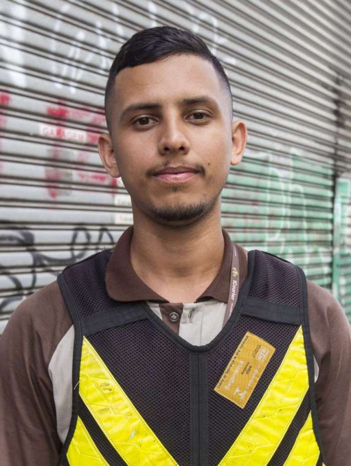 DIEGO OLIVEIRA, 26 anos, motoboy, mora em Santa Teresa