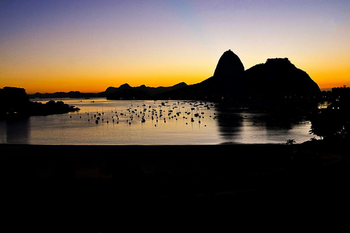 Rio de Janeiro ao amanhecer - fotografia de Carlos Monteiro
