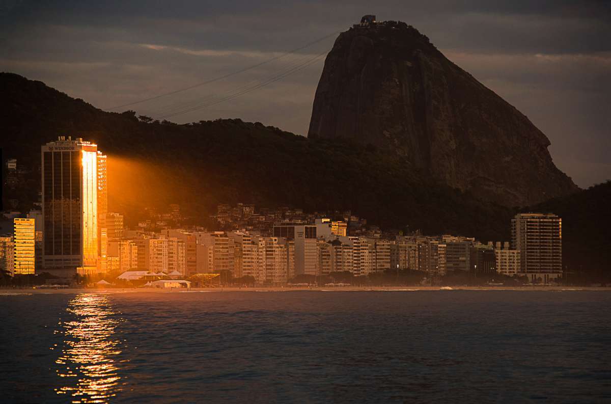 Rio de Janeiro ao amanhecer - fotografia de Carlos Monteiro
