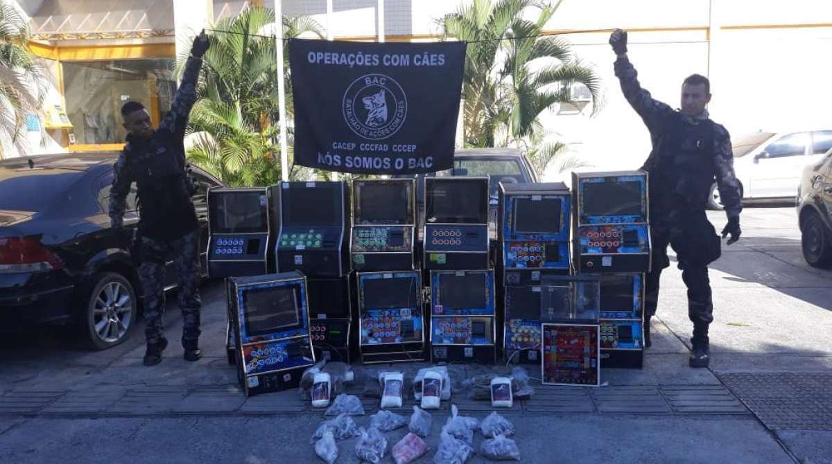 Material apreendido pela PM em opera&ccedil;&atilde;o nas Malvinas - Divulgação/PMERJ