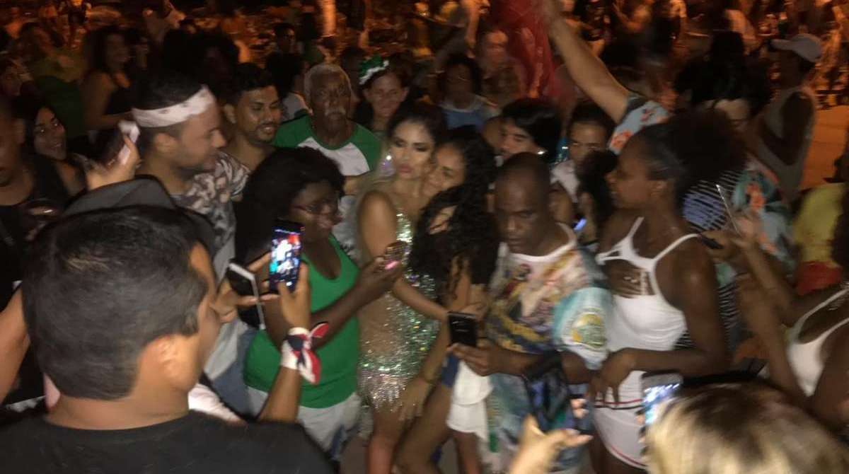 Lexa durante o ensaio aberto da Acadêmicos de Padre Miguel