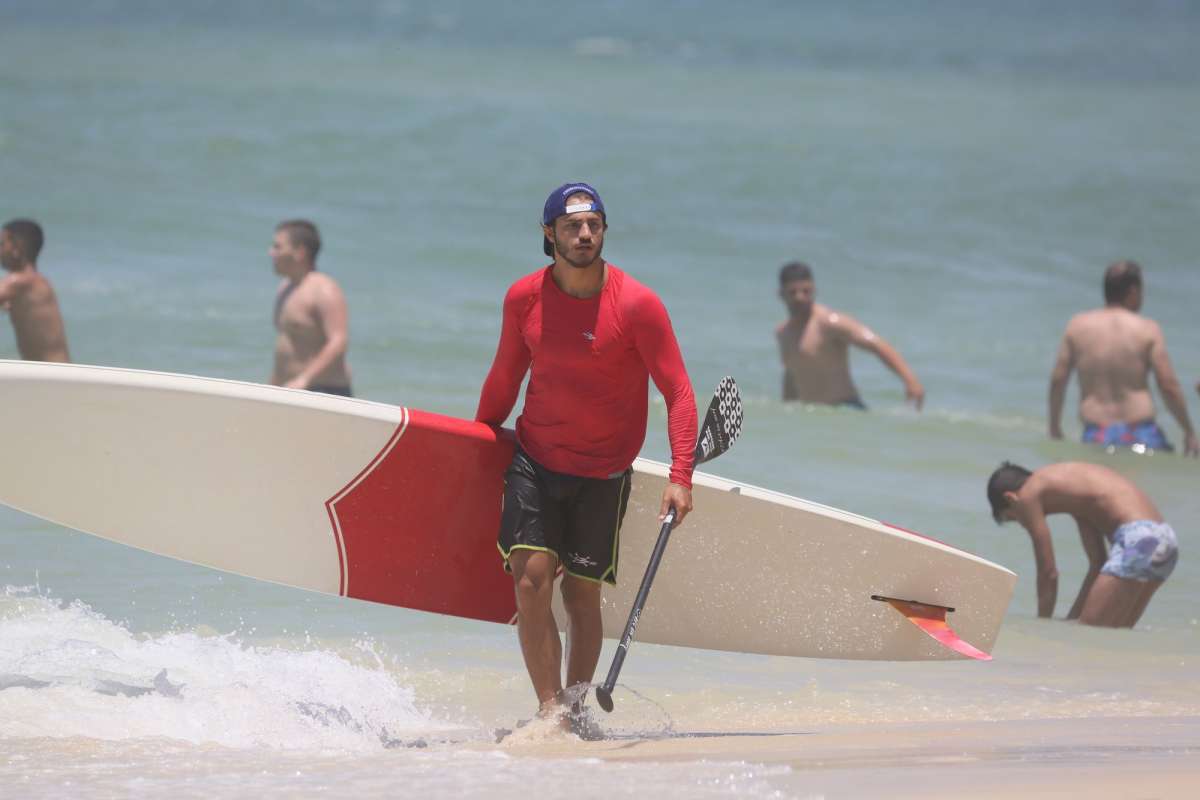 Isabella Santoni e Caio Vaz fazem stundp-Pudle de São Conrado, Barra da Tijuca