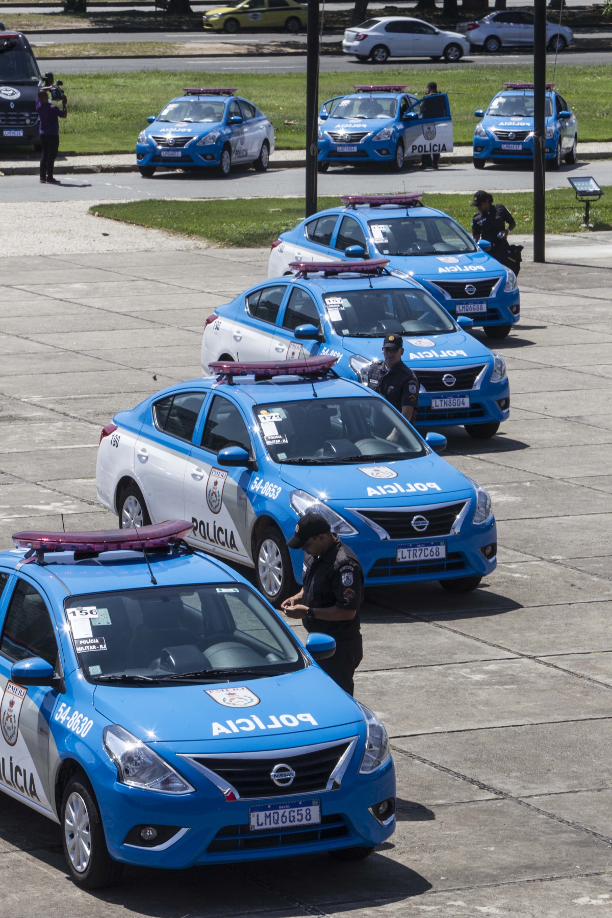 O general do Exército, Walter Souza Braga Netto participa de solenidade para entrega de material para os órgãos de Segurança Pública no Monumento dos Pracinhas, no Aterro do Flamengo, Zona Sul do Rio, nesta quarta-feira (19).