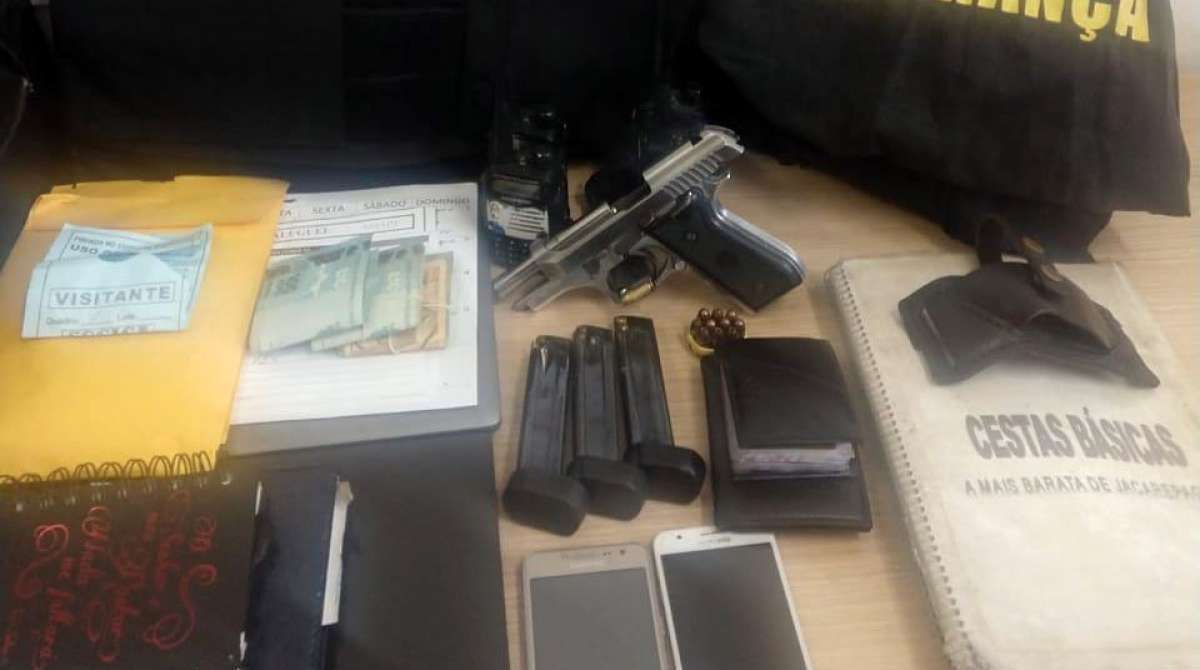 Material apreendido com o PM