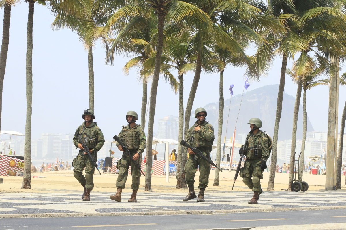 Proposta da Defesa para reforma inclui aumento para os militares