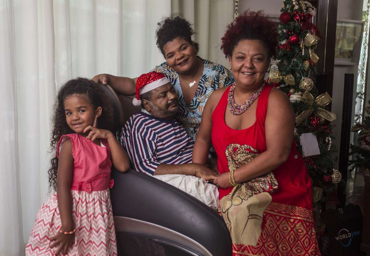ESPECIAL DE NATAL - Entrevista com a Familia de Arlindo Cruz, Babi ( muher ), Flora ( filha ) e maria Helena ( neta ). Rj, 23 de dezembro. Foto Marcio Mercante. - Marcio Mercante / Agencia O Dia