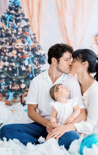 Jos&eacute; tamb&eacute;m j&aacute; foi casado, entre 2016 a 2019, com a atriz D&eacute;bora Nascimento, com quem tem a filha Bella