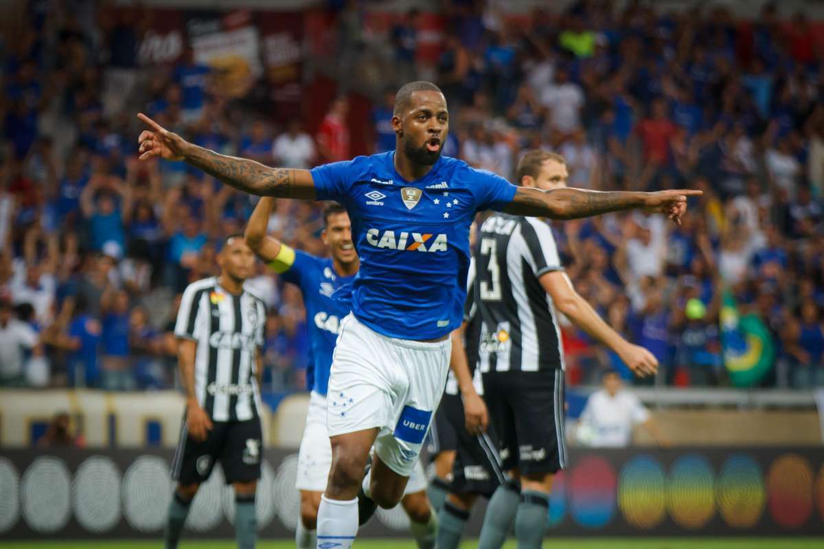Zagueiro Dedé, do Cruzeiro
