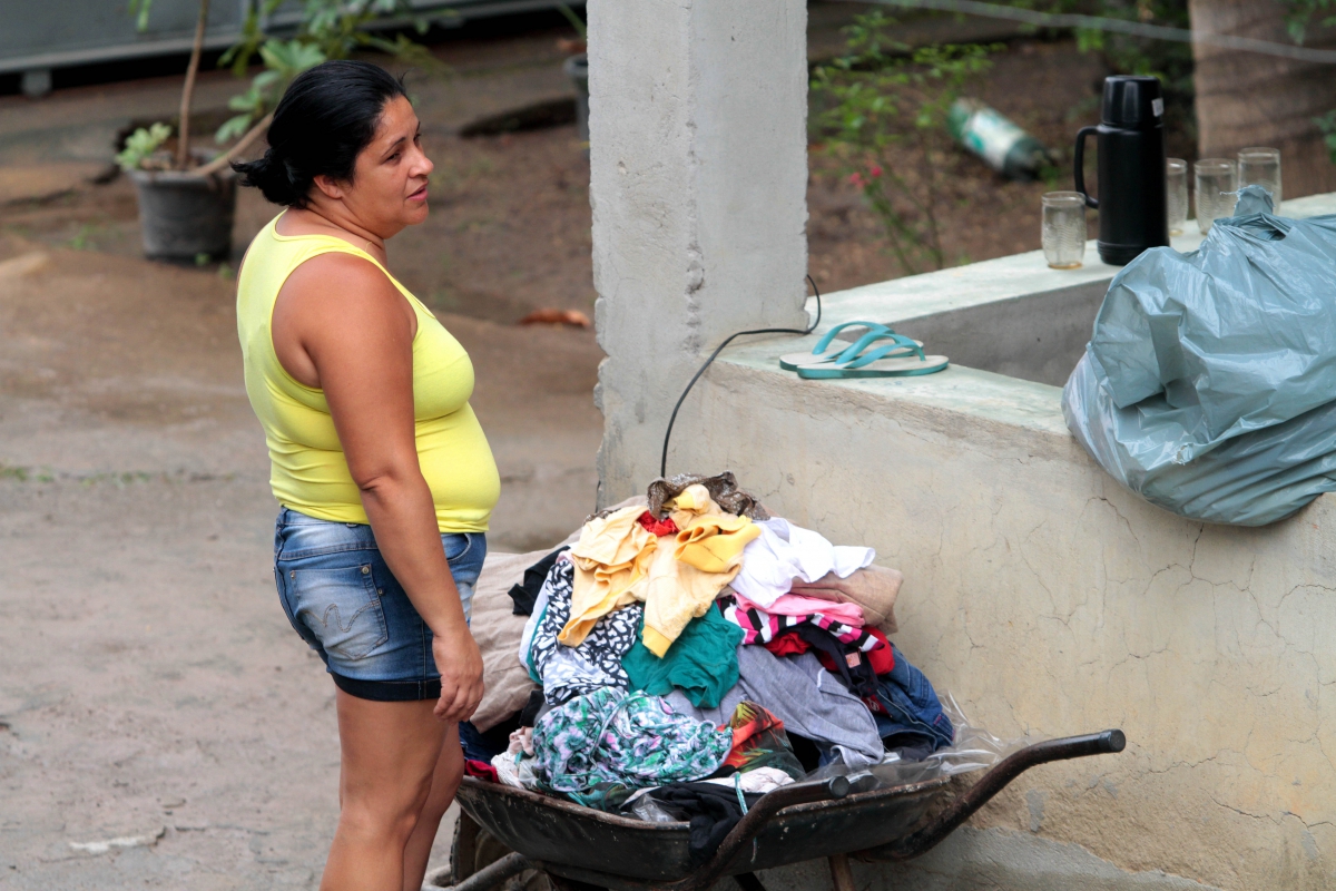 Rio de Janeiro 26/12/2018 - Rompimento de tubulacao da CEDAE no bairro Jardim Laranjeiras em Nova Iguacu.Foto: Fernanda Dias / Agencia O Dia.
