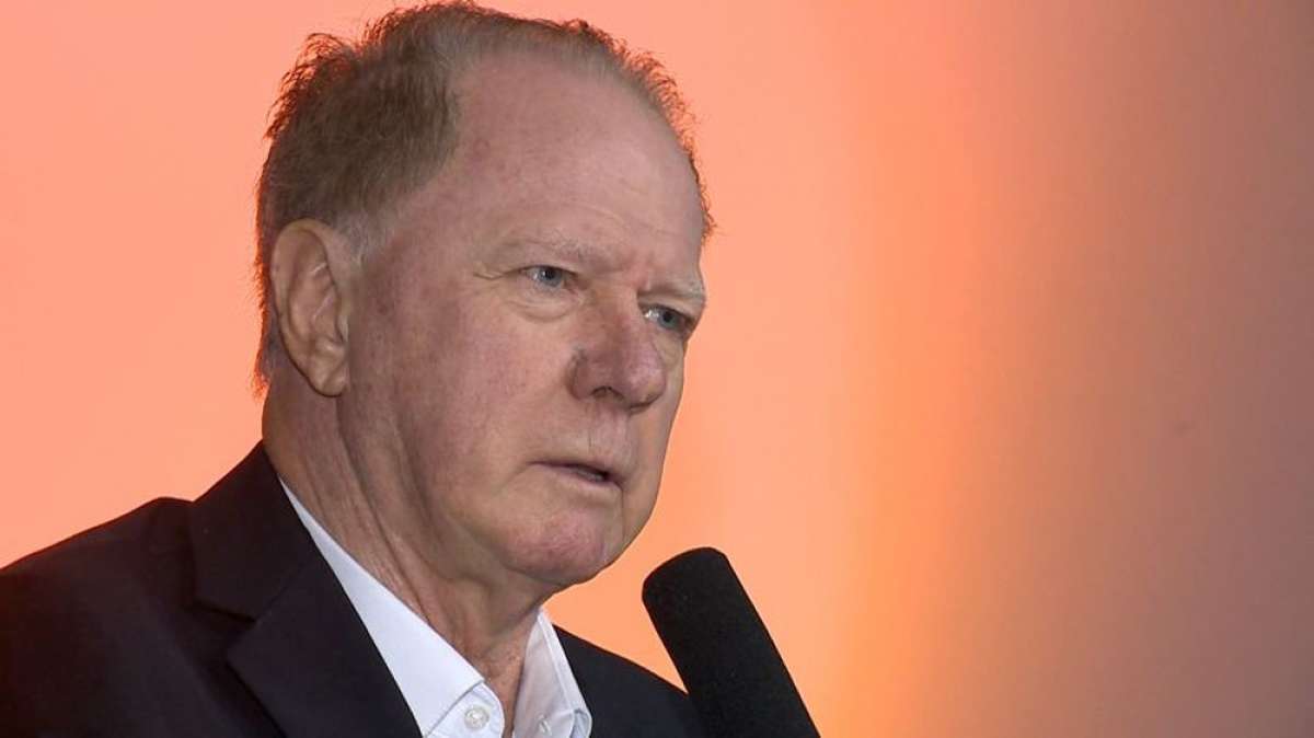 Corpo de Gerson Camata começou a ser velado às 8h desta quinta, no Palácio Anchieta - Reprodução / TV Gazeta