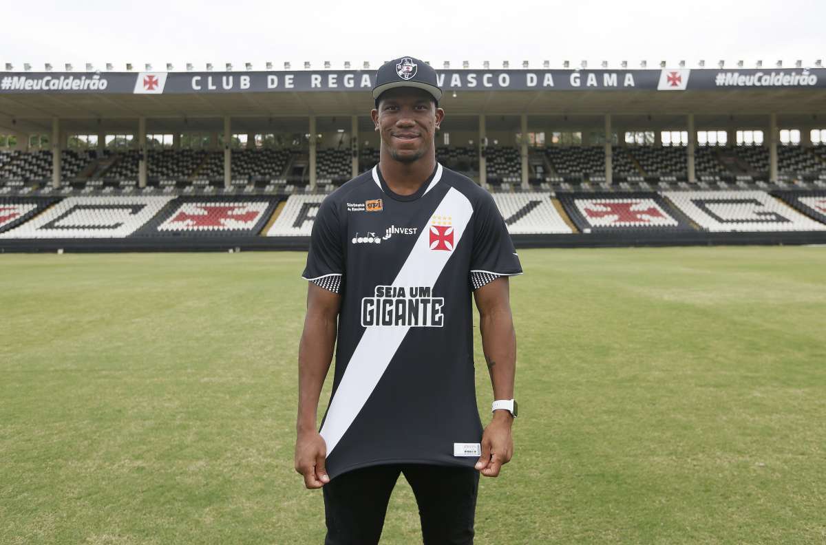 O Vasco apresentou nesta quinta-feira (27/12) o primeiro reforço para a temporada 2019: Ribamar.

  
