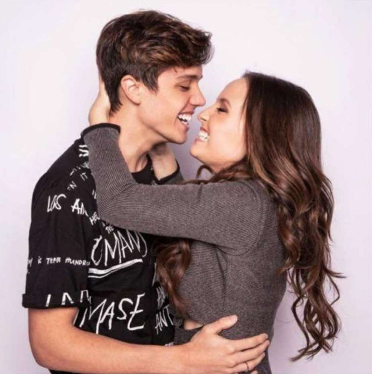 Larissa Manoela completa 18 anos 