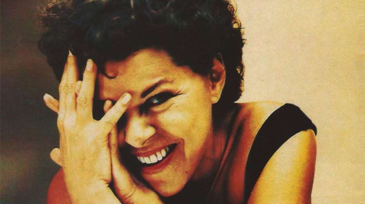 Cantora Mi&uacute;cha em capa de disco de 1989