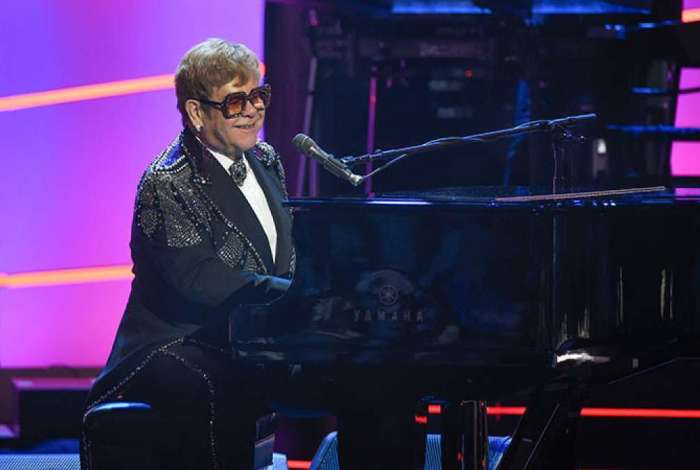 Elton John em especial exibido na Record TV - fotos Divulgação