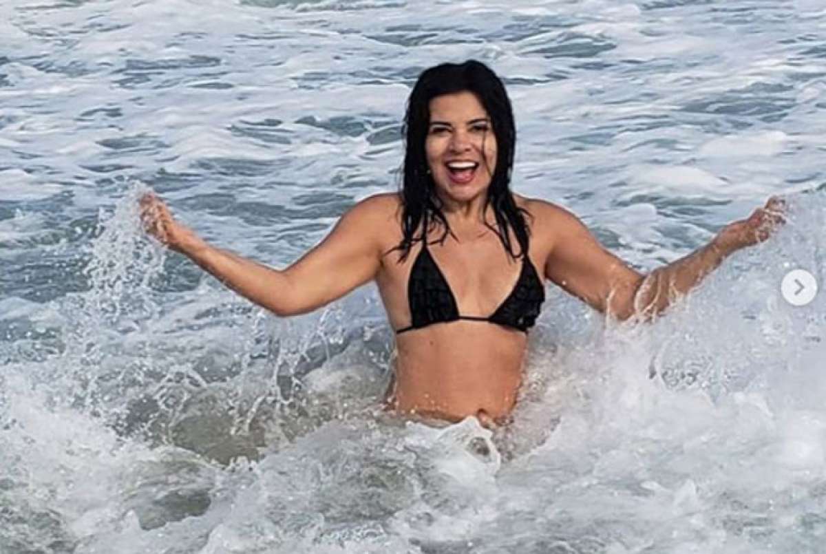 Mara Maravilha posta foto de biquíni e divide opiniões - Reprodução Internet