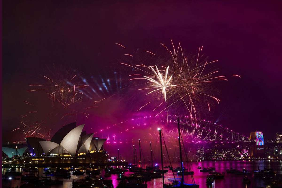 Sidney comemorou Ano Novo com show de fogos e luzes - Reprodução