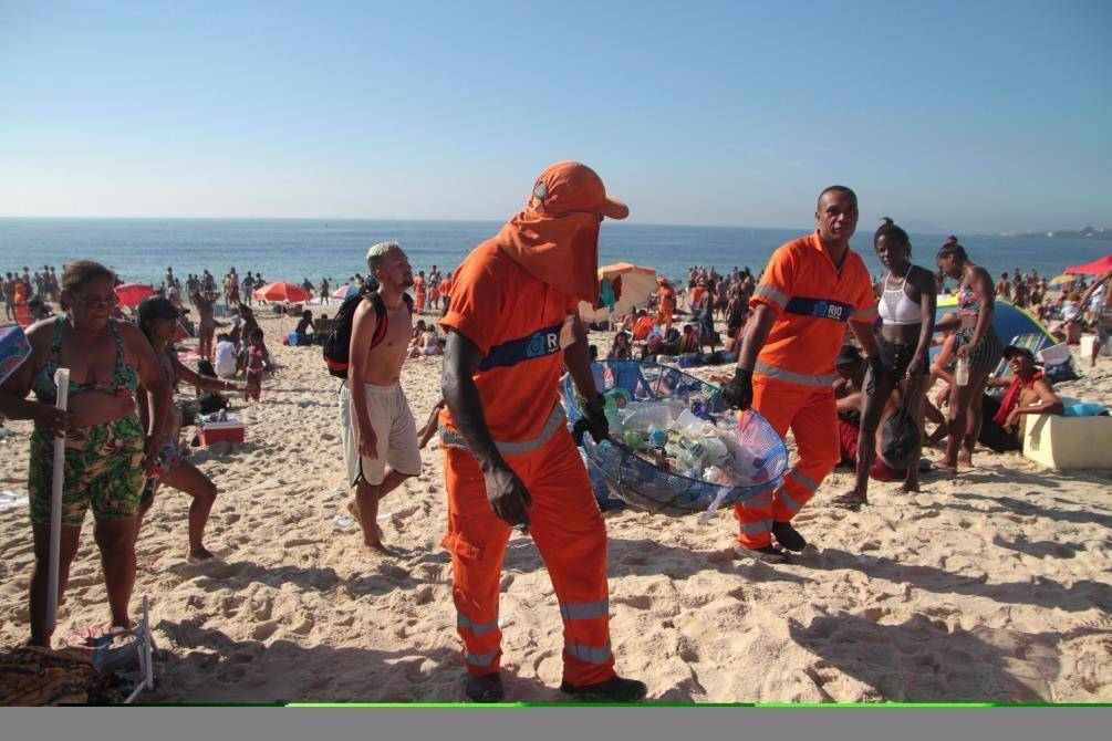 Rio de Janeiro 01/01/2019 - Pos Reveillon na Praia de Copacabana.Foto: Fernanda Dias / Agencia O Dia.