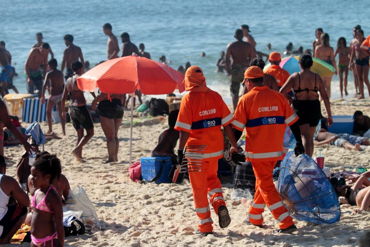 Rio de Janeiro 01/01/2019 - Pos Reveillon na Praia de Copacabana.Foto: Fernanda Dias / Agencia O Dia.