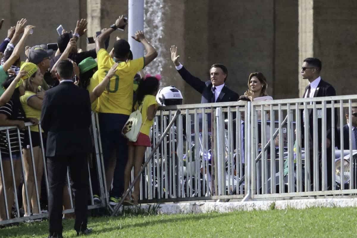 Presidente Jair Bolsonaro deixa o Congresso Nacional após tomar posse. Depois de passar as tropas em revista, o presidente seguiu para o Palácio do Planalto. Foto: Fabio Rodrigues Pozzebom/Agência Brasil