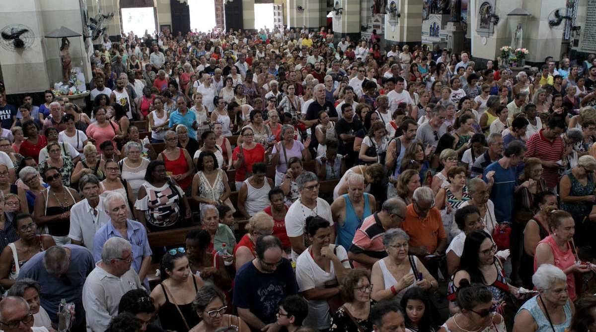 Basílica de São Sebastião, na Tijuca, recebe a tradicional bênção dos Capuchinhos nesta primeira sexta-feira do ano.