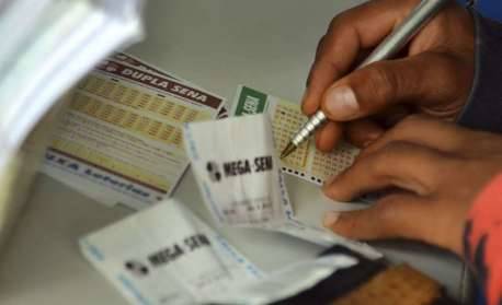 Procon RJ instaura investigação contra 15 sites que comercializam jogos de loteria