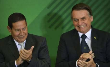 Com Bolsonaro a caminho da Rússia, Mourão assume como presidente em exercício