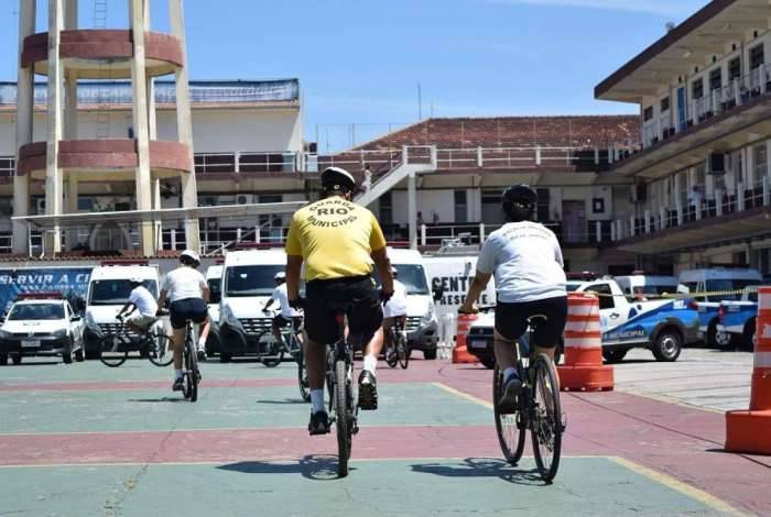 Guardas municipais iniciam curso de patrulhamento com bicicletas