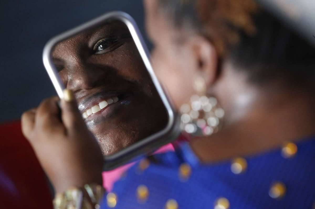 09/01/2019 - Dominical / Especial sobre ala Plus Size da escola de Samba GRES Paraíso do Tuiuti. Na imagem, Simone Medeiros, integrante da ala Plus Size se preparam para sessão de fotos e ensaio para o desfile do Carnaval 2019. Foto de Alexandre Brum / Agência O Dia - CIDADE CARNAVAL CULTURA ARTE ENTRETENIMENTO SAMBA AGREMIAÇÕES DESFILE MULHER BELEZA PESO OBESIDADE GORDO GORDA FANTASIA. Alexandre Brum / Agência O Dia