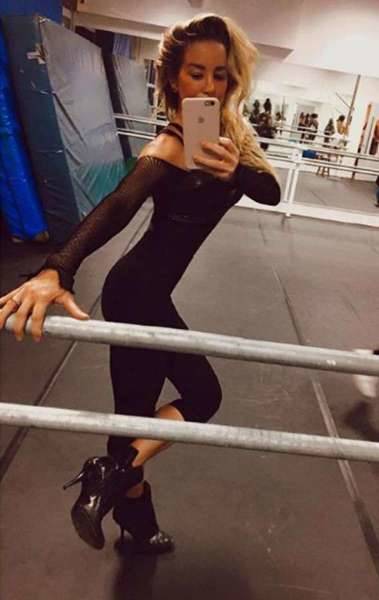 Danielle Winits posta foto e f&atilde;s a acusam de usar 'photoshop'