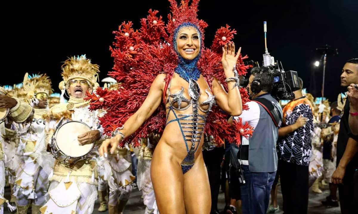 A Dazzling Collection of Fantasia de Carnaval Costumes