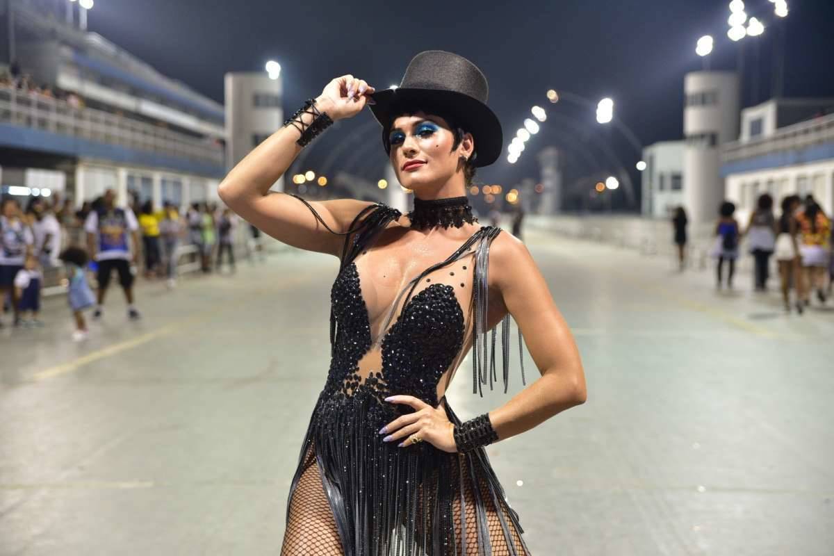 Lívia Andrade no ensaio técnico da Império de Casa Verde, no Sambódromo do Anhembi, em São Paulo