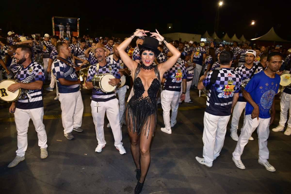 Lívia Andrade no ensaio técnico da Império de Casa Verde, no Sambódromo do Anhembi, em São Paulo