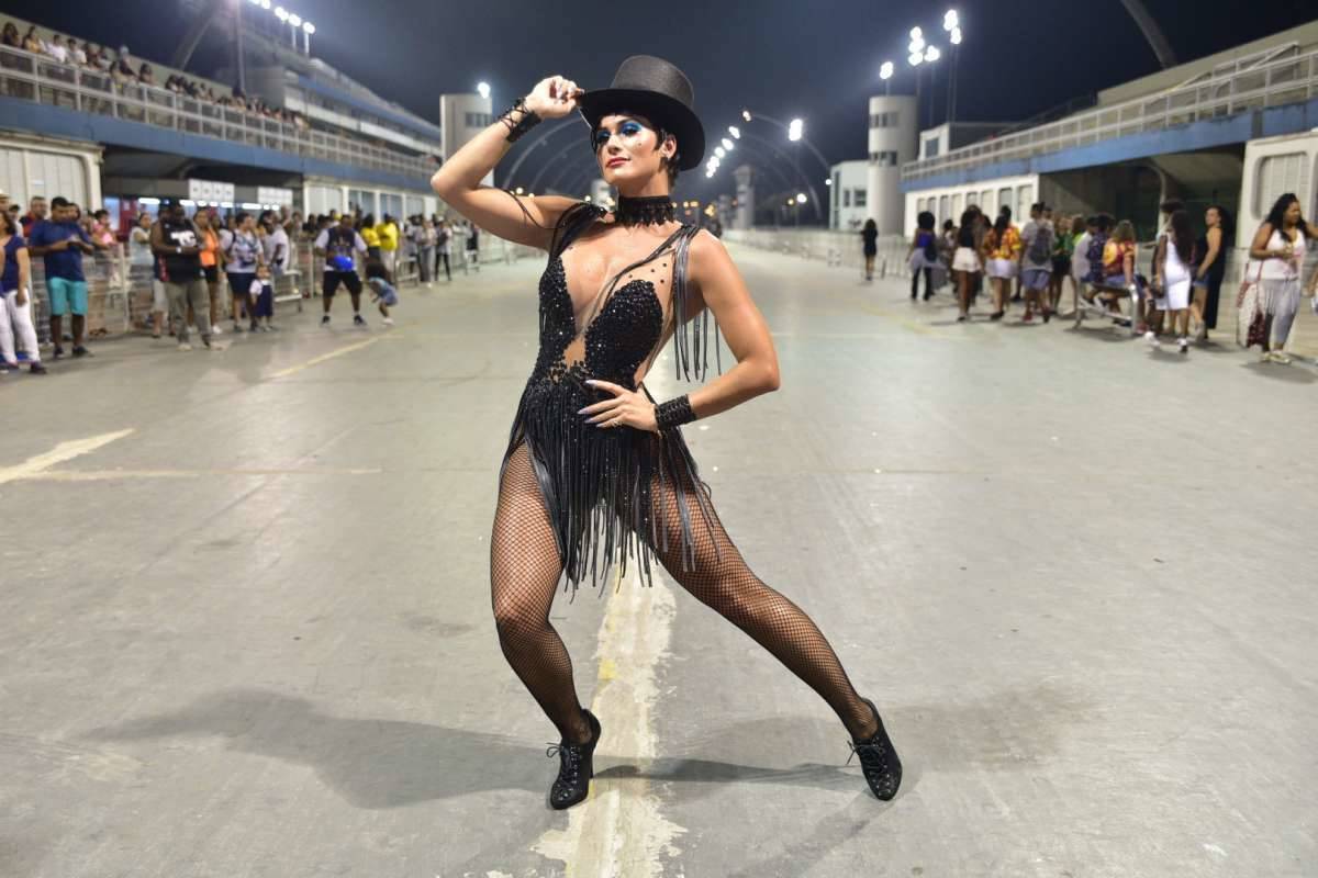 Lívia Andrade no ensaio técnico da Império de Casa Verde, no Sambódromo do Anhembi, em São Paulo