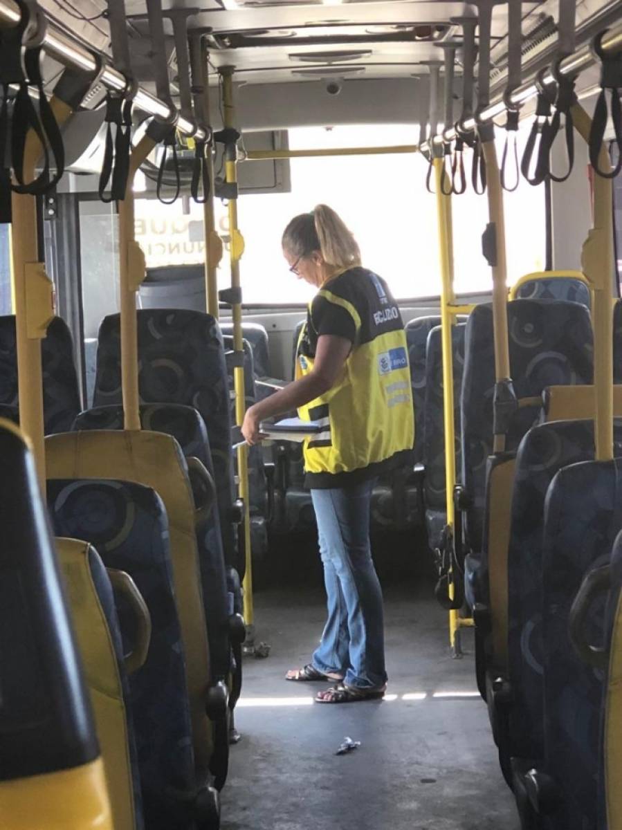 Detro realiza mega operação para fiscalizar ônibus intermunicipais 